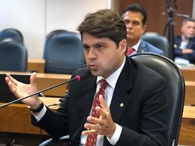 Paulo Câmara propõe implantação de carteira estudantil digital na Bahia