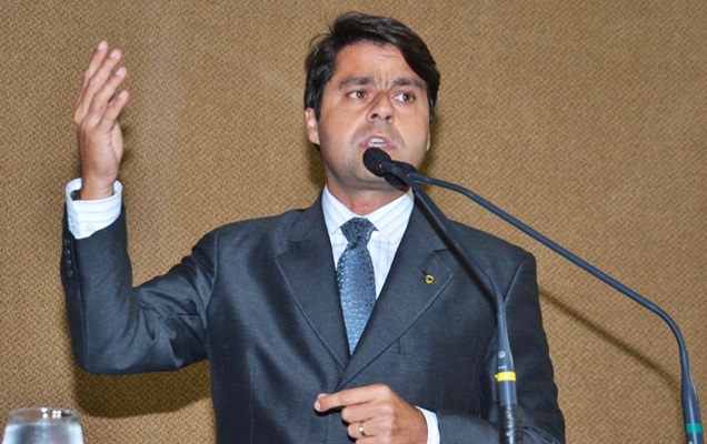 Paulo Câmara defende que caso dos respiradores do Nordeste seja investigado pela CPI da Covid