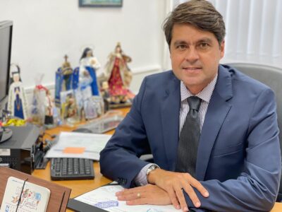 Paulo Câmara propõe nome de professora e parteira Elvira de Athayde Aquino para maternidade em Amargosa